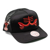 Chicago Bulls NBA Logo Remix Mitchell & Ness Trucker Cap Green - Taass discount