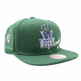 Milwaukee Bucks Jersey Love Mitchell & Ness Snapback NBA Cap Green - Taass discount