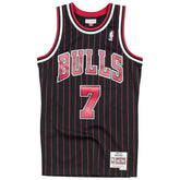 Toni Kukoc #7 Chicago Bulls 1995-96 Mitchell & Ness Swingman NBA Jersey Pinstripe - Taass online